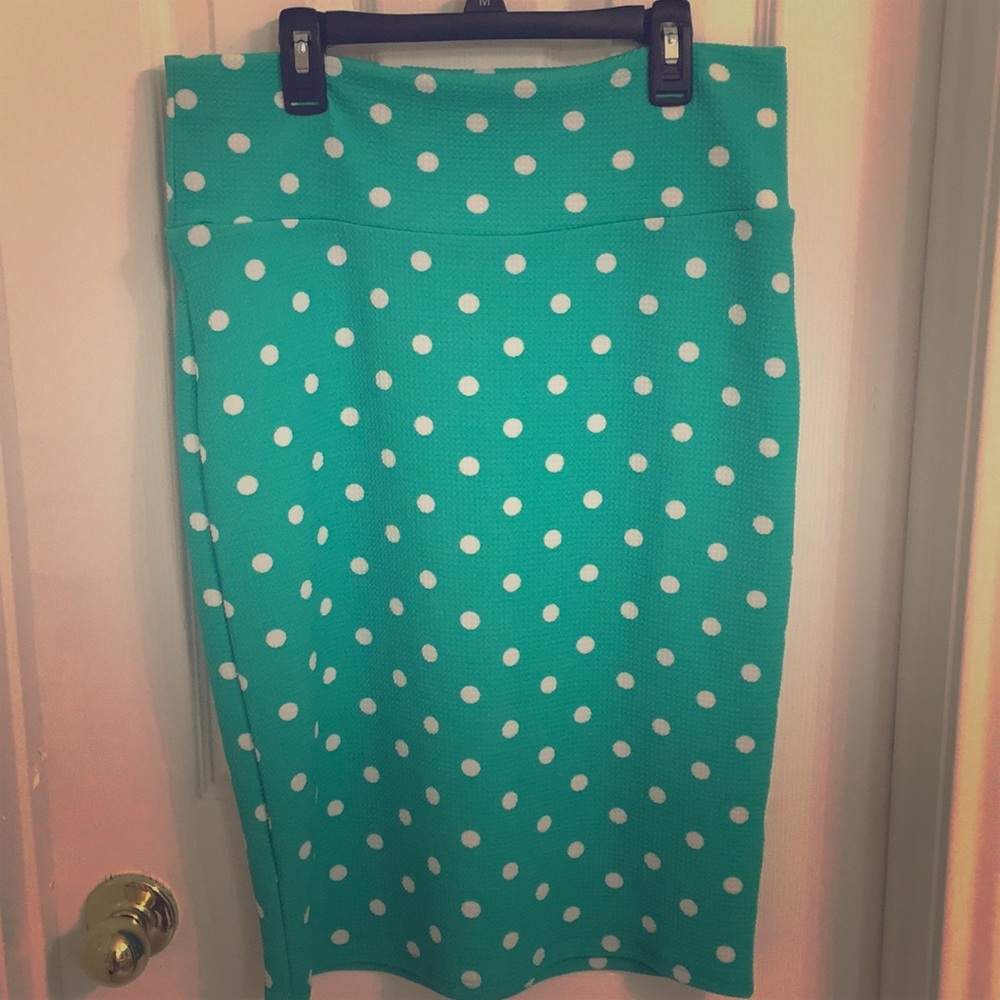 LuLaRoe Cassie Size M Seafoam Green Polka Dot